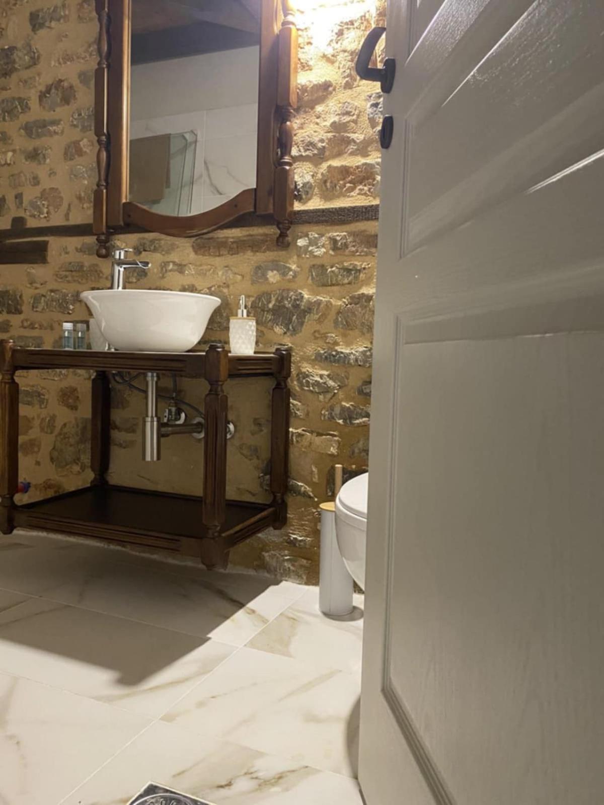 Kalesménon Guesthouse Amalia מראה חיצוני תמונה