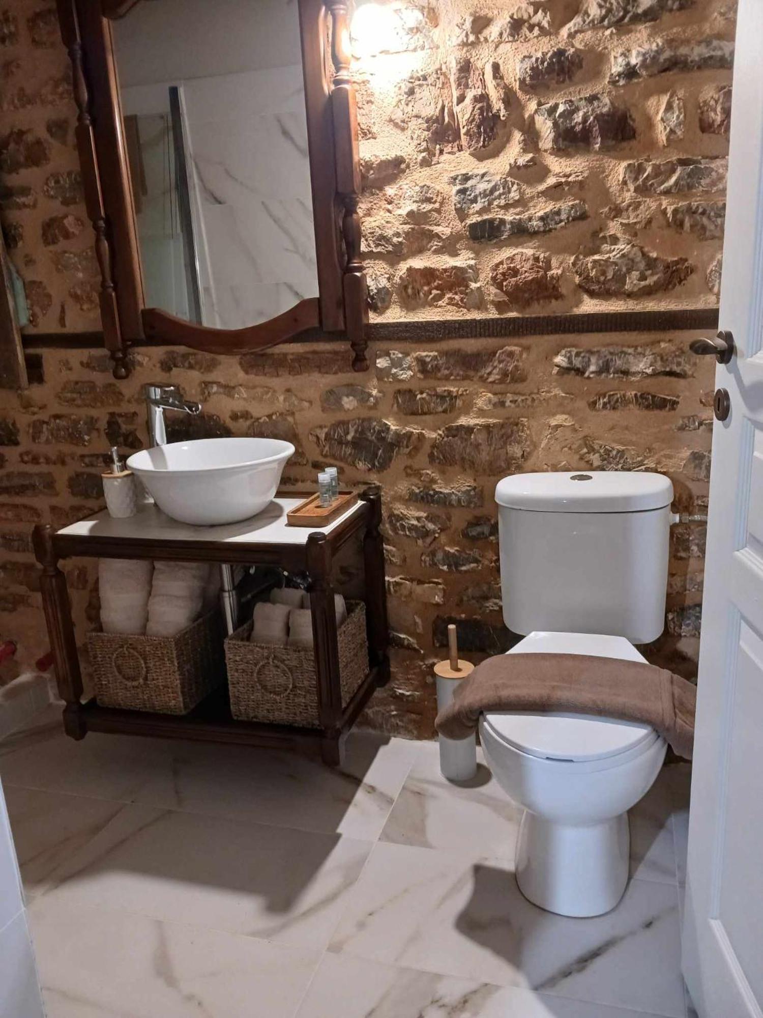 Kalesménon Guesthouse Amalia מראה חיצוני תמונה