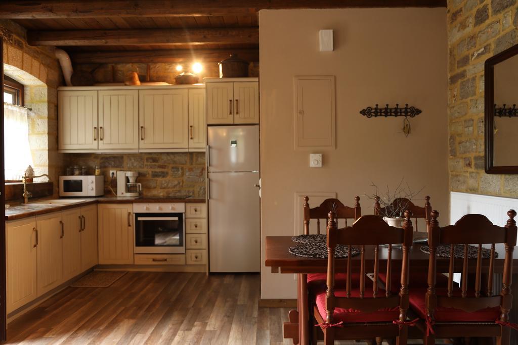 Kalesménon Guesthouse Amalia מראה חיצוני תמונה